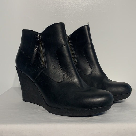 UGG Australia Meredith Black Wedge Leather Ankle Boots Size 11 KEA - Picture 13 of 13